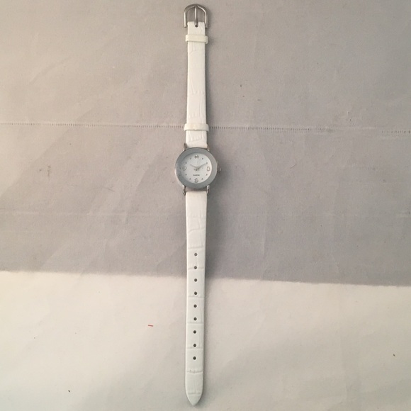 NWT Avon Watch - Picture 2 of 3